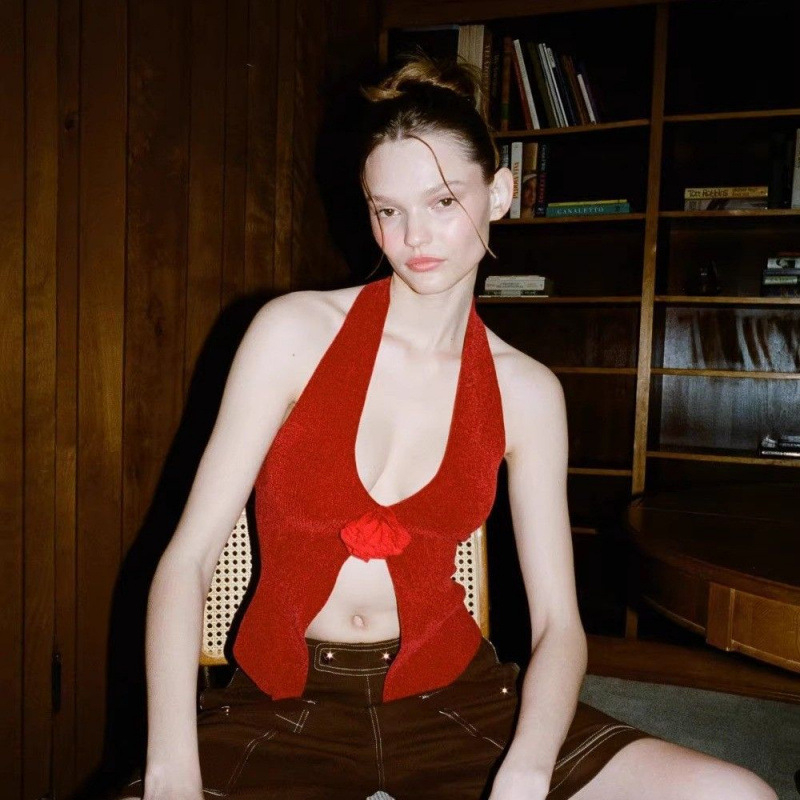 Top halter fără mâneci, cu floare 3D pe piept - Versiune talie, Primăvara 2025, pentru femei adulte