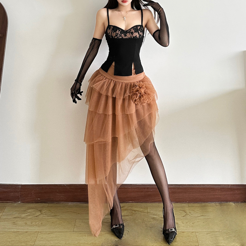 Top fără mâneci cu deschidere frontală și panou dantelă plasă, amestec poliester-elastan, lungime ultra scurtă