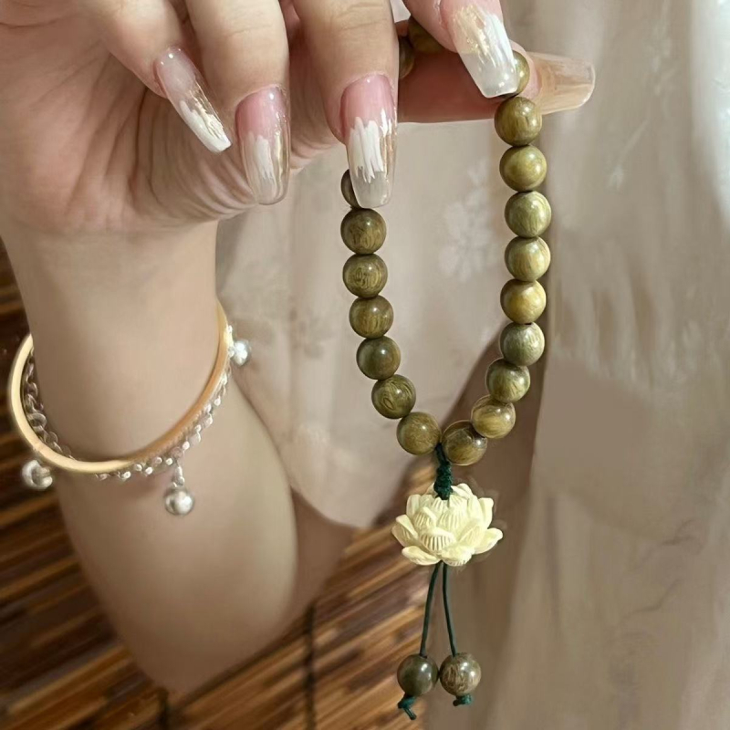 Brățară mala din lemn de santal, 108 mărgele, motif lotus, lucrată manual, stil etnic