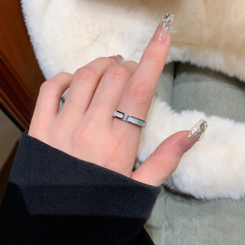 Inel din oțel titan, trei diamante, placare electrolitică, New Fan Jin Jewelry, stil lux ușor