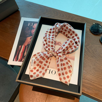 Kvadratinė šalikas su taškuotu raštu, 100% poliesteris, vasara 2025