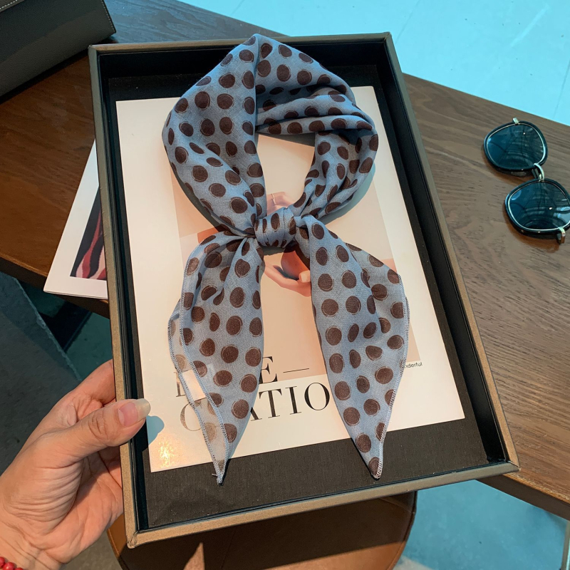Kvadratinė šalikas su taškuotu raštu, 100% poliesteris, vasara 2025
