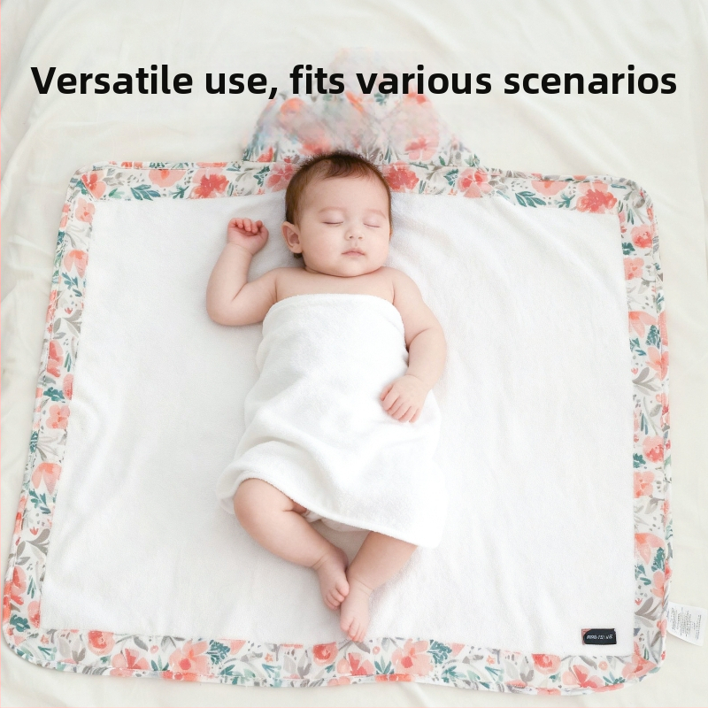 Prosop de baie pentru copii cu glugă – 100% bumbac, model floral, potrivit pentru copii 1–3 ani, colecția iarnă 2025