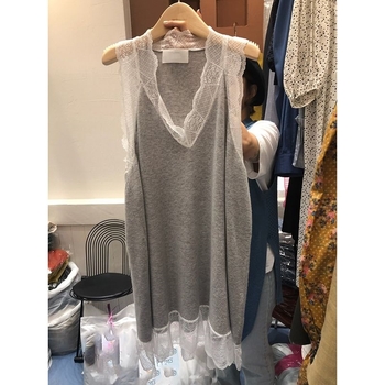 Top fără mâneci cu dantelă la margine și decolteu în V, bretele detașabile, poliester