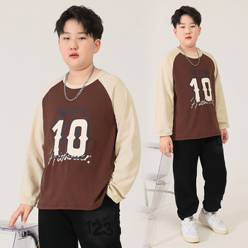 Fiúknak szóló hosszú ujjú pamut felső, laza stílusban, tavasz–őszre, közepes és nagy testmagasságú gyermekeknek (8+ év, 140 cm+), 99% pamut.