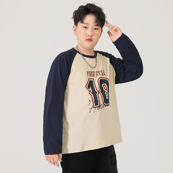 Fiúknak szóló hosszú ujjú pamut felső, laza stílusban, tavasz–őszre, közepes és nagy testmagasságú gyermekeknek (8+ év, 140 cm+), 99% pamut.