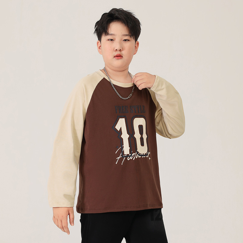 Fiúknak szóló hosszú ujjú pamut felső, laza stílusban, tavasz–őszre, közepes és nagy testmagasságú gyermekeknek (8+ év, 140 cm+), 99% pamut.