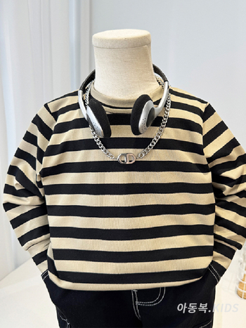Tricou pentru copii cu mâneci lungi, în dungi, din amestec de bumbac (85% bumbac), guler rotund, croială lejeră, pentru copii 3–8 ani.