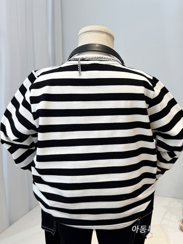 Tricou pentru copii cu mâneci lungi, în dungi, din amestec de bumbac (85% bumbac), guler rotund, croială lejeră, pentru copii 3–8 ani.