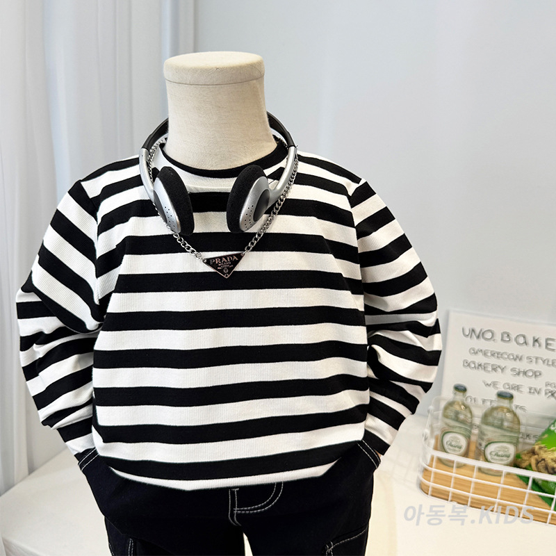 Tricou pentru copii cu mâneci lungi, în dungi, din amestec de bumbac (85% bumbac), guler rotund, croială lejeră, pentru copii 3–8 ani.