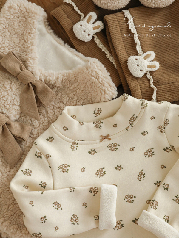 Lányoknak készült fleeces béléses, vastag virágmintás kerek nyakú hosszú ujjú téli póló