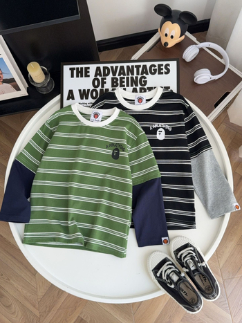 Top copii cu mâneci lungi din bumbac, imprimat în dungi și motiv cu desene animate/litere, 95% bumbac.