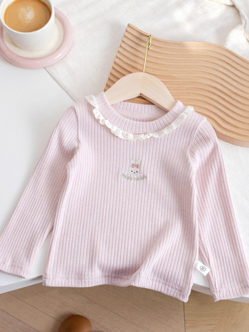 Tricou pentru fete cu mânecă lungă, guler dantelat, broderie cu iepuraș, 90% poliester, pentru vârste 3–8 ani.