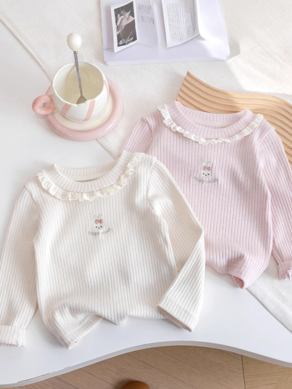 Tricou pentru fete cu mânecă lungă, guler dantelat, broderie cu iepuraș, 90% poliester, pentru vârste 3–8 ani.