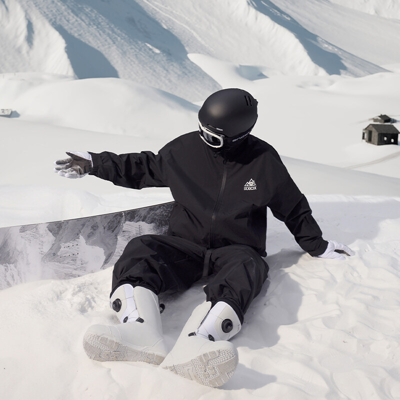 Két darabos síruha-készlet – uniszex, vízálló és szélálló dzseki és nadrág síeléshez, poliészter anyag, 15000mm vízállóság