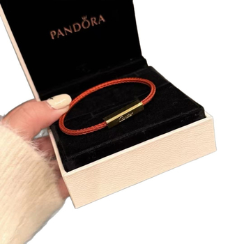 Titāna tērauda pāru rokassprādze ar magnētisku aizdari un gravētu tekstu