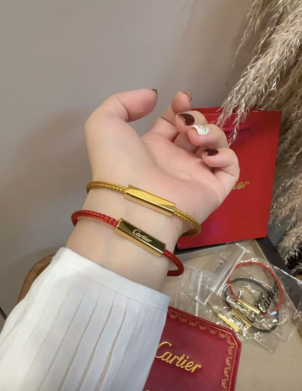 Pāru rokassprādze no titāna tērauda ar teksta gravējumu, dekoratīvs aksesuārs, ziemas 2025 izlaidums