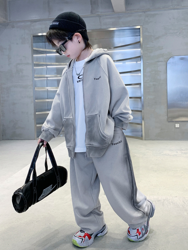 Fiúknak szóló koreai stílusú kapucnis két darabos öltözet tavasz–ősz, 90% pamut