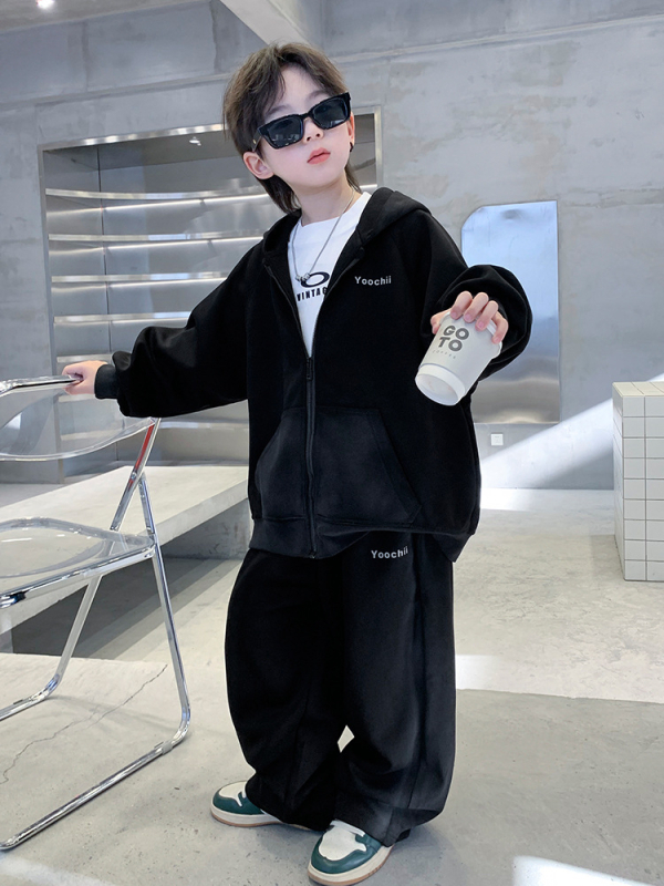 Fiúknak szóló koreai stílusú kapucnis két darabos öltözet tavasz–ősz, 90% pamut