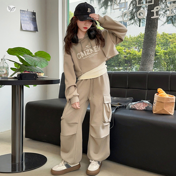 Dječji trodijelni komplet za djevojčice: hoodie s kapuljačom i cargo hlače visokog struka s graffiti natpisom slovima; materijal 70% poliester, 30% pamuk; pogodno za proljeće i jesen, uzrast 8+