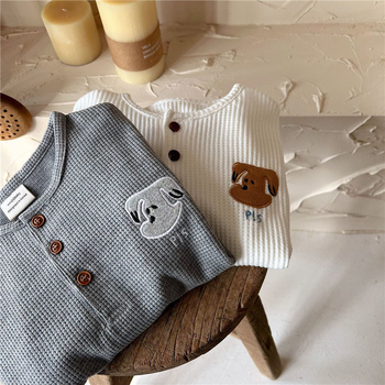 Tricou pentru copii cu mânecă lungă, guler rotund, din material tip waffles, broderie cu personaje, 70% poliester, potrivit pentru vârstele 1-8 ani, primăvară și toamnă.