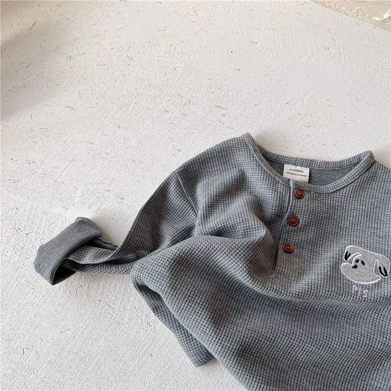 Tricou pentru copii cu mânecă lungă, guler rotund, din material tip waffles, broderie cu personaje, 70% poliester, potrivit pentru vârstele 1-8 ani, primăvară și toamnă.