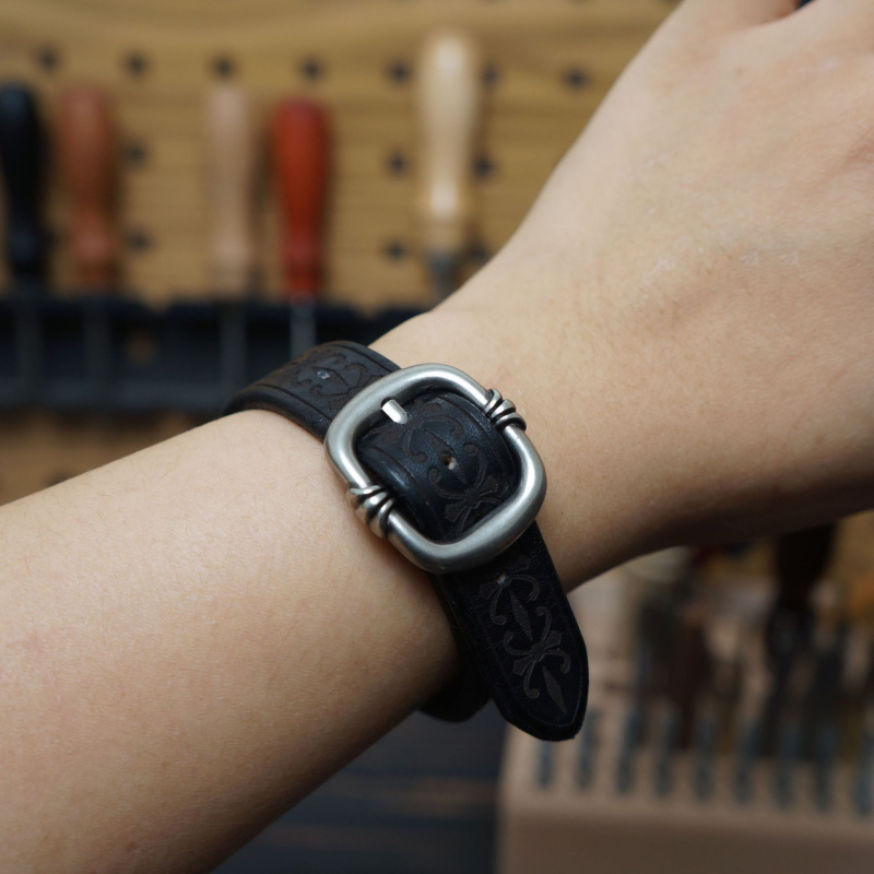 Ādas unisex aproce, rudens 2024, aksesuārs rokai