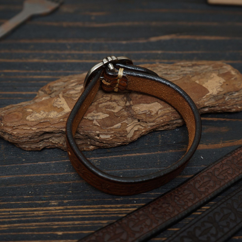 Ādas unisex aproce, rudens 2024, aksesuārs rokai