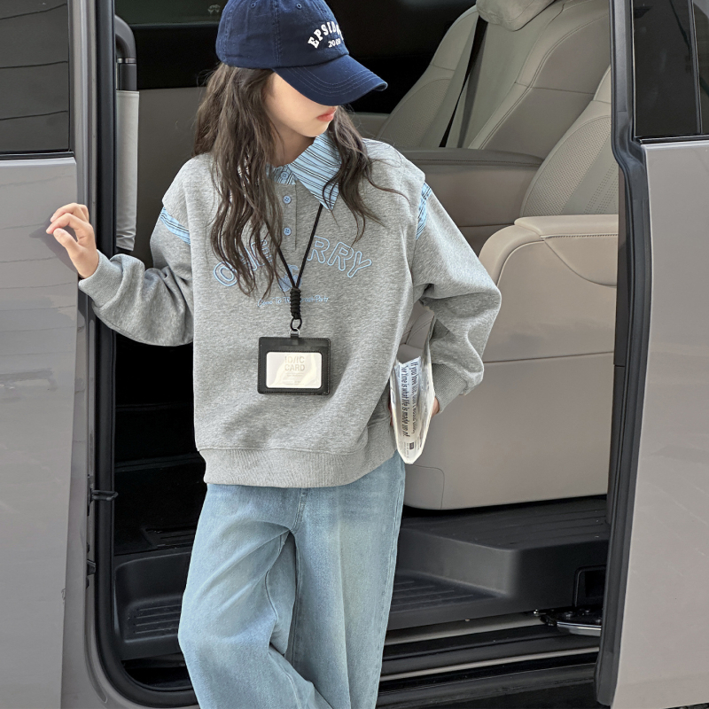 Costum copii din două piese: bumbac (55% material principal), top cu mânecă lungă brodat, sezon toamnă, pentru copii peste 8 ani