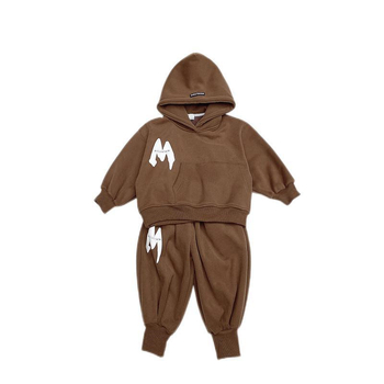 Két részes gyerek téli készlet: kapucni nélküli pulóver és nadrág, fleece bélés; 95% poliészter; mesefigurás mintázat; 3–8 éveseknek; téli, tavaszi, őszi szezonokra