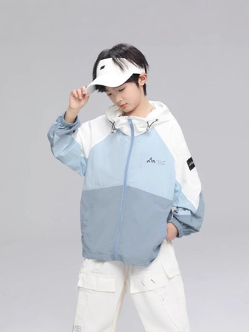 Jachetă de protecție solară pentru băieți – ultra-ușoară, exterior din nylon cu căptușeală nylon, glugă, primăvara 2025, 200 g, potrivită pentru copii peste 8 ani (peste 140 cm)