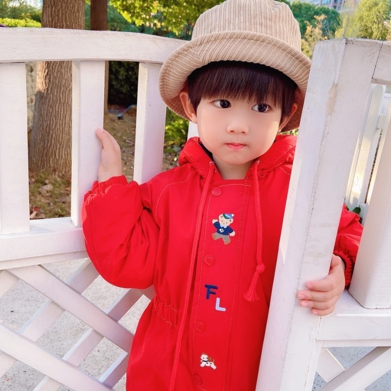 Costum ski pentru copii cu glugă, model animale/desene/avatar/litere, impermeabil 1000 mm, material poliester 100%, căptușală poliester, set dintr-o piesă, pentru iarnă, 3–4 ani