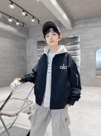 Geacă pentru băieți cu glugă, toamna 2025, mâneci lungi, fermoar, poliester 70–80%