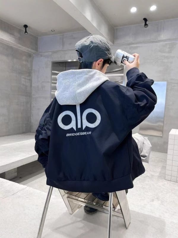 Geacă pentru băieți cu glugă, toamna 2025, mâneci lungi, fermoar, poliester 70–80%