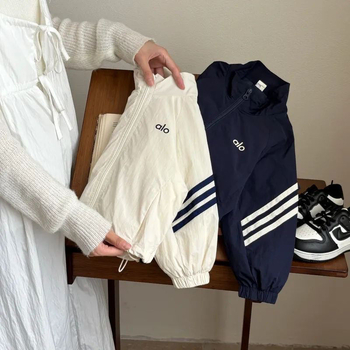 Geacă pentru copii cu glugă - exterior bumbac 70–80%, căptușeală bumbac, tratament moale, pentru nou-născuți, primăvara 2025