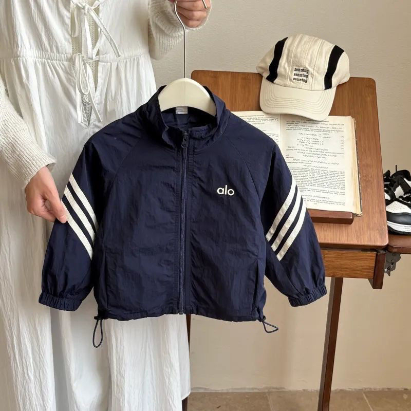 Geacă pentru copii cu glugă - exterior bumbac 70–80%, căptușeală bumbac, tratament moale, pentru nou-născuți, primăvara 2025