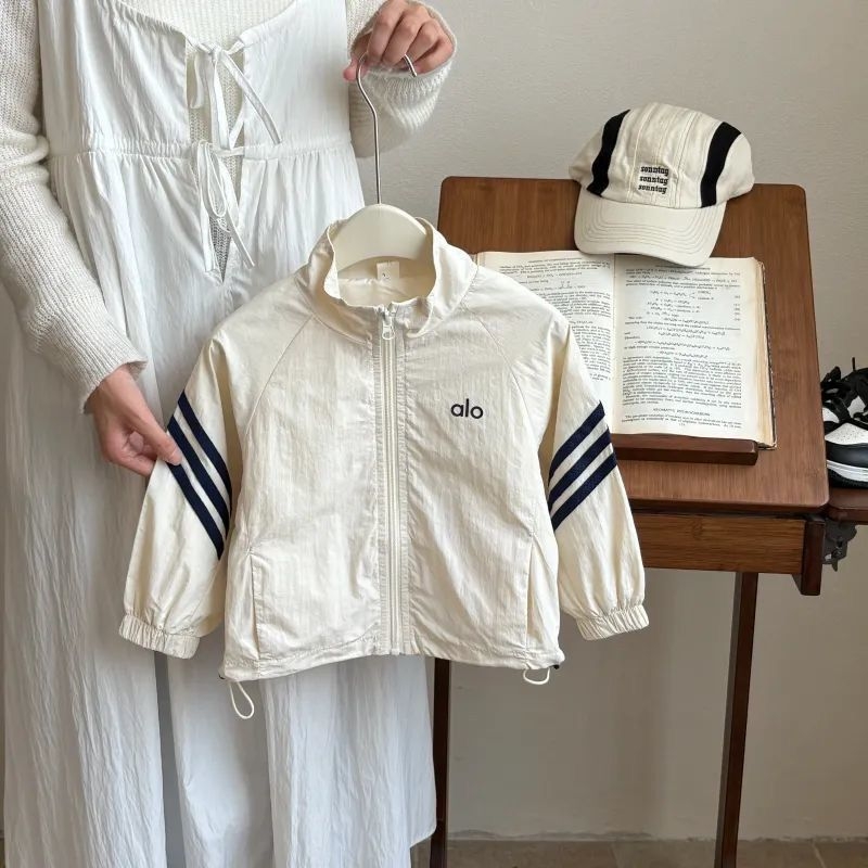 Geacă pentru copii cu glugă - exterior bumbac 70–80%, căptușeală bumbac, tratament moale, pentru nou-născuți, primăvara 2025