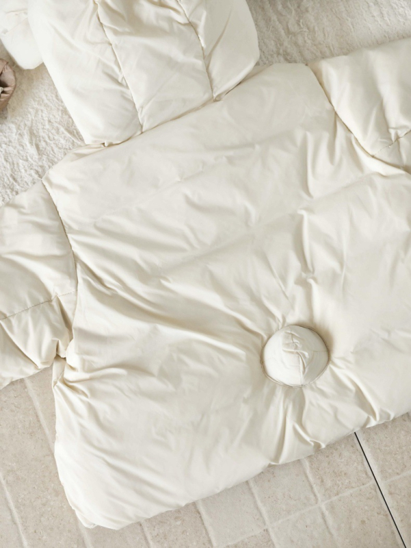 Jachetă de iarnă pentru copii, stil coreean, umplutură din puf de rață alb, conținut de puf 50–55%, lungime medie, cu glugă (Iarnă 2025)