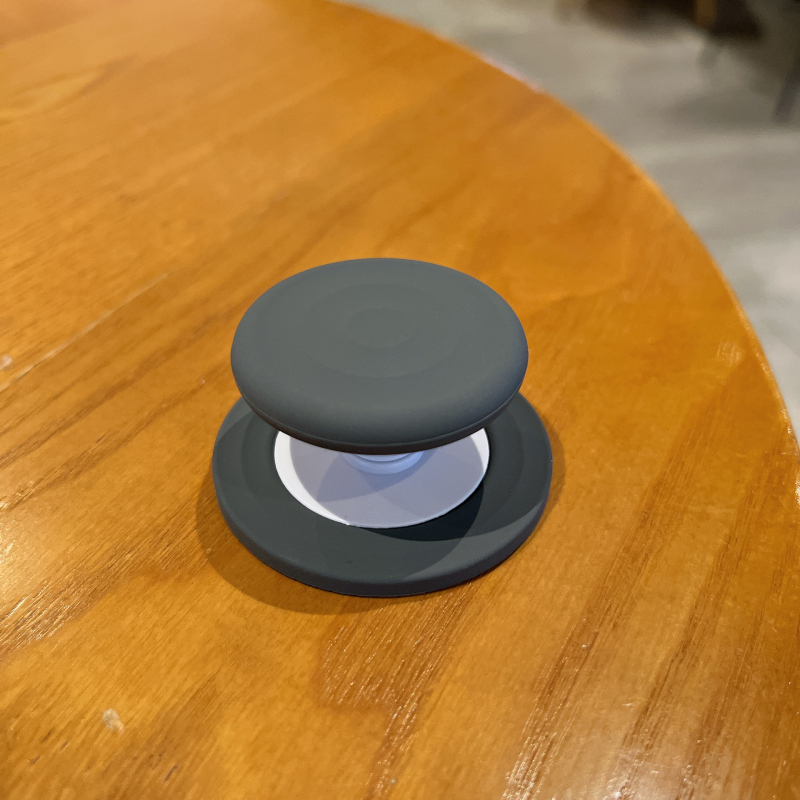 Tālruņa turētājs ar viļņu raksta disku dizainu, 360° griešanās, magnētiska piesaide visiem tālruņiem, silikona gaisa spilvens, konstrukcija no akrila + TPU + magnēts