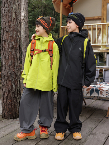 Bērnu DuPont soft shell jaka ar kapuci, divu daļu komplekts, ūdensizturība 8000 mm, elpojoša