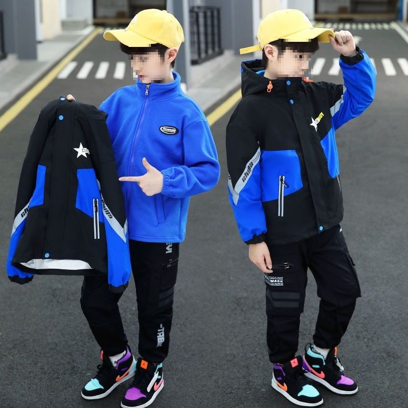 Zēnu jaka - rudens-ziemas sezonai, bieza flīses oderē, noņemama, pret vēju, vecākiem bērniem