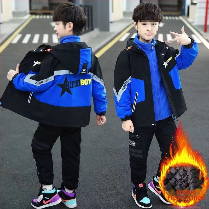 Zēnu jaka - rudens-ziemas sezonai, bieza flīses oderē, noņemama, pret vēju, vecākiem bērniem