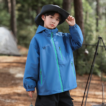 Bērnu jaka ar kapuci, vēja izturīga, ūdensnecaurlaidība 1500 mm, poliestera odere, divdaļīgs komplekts