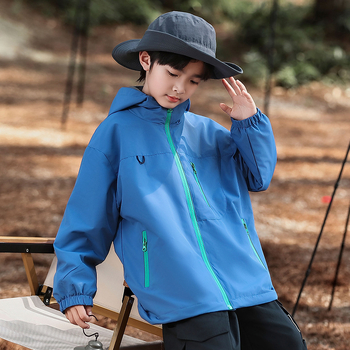 Bērnu jaka ar kapuci, vēja izturīga, ūdensnecaurlaidība 1500 mm, poliestera odere, divdaļīgs komplekts