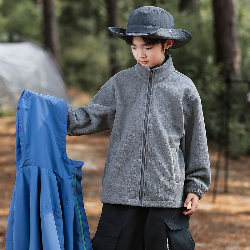Bērnu jaka ar kapuci, vēja izturīga, ūdensnecaurlaidība 1500 mm, poliestera odere, divdaļīgs komplekts