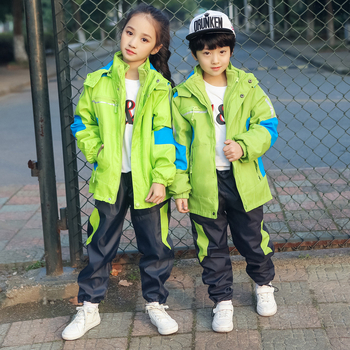 Ученическа униформа за средно училище – три части, полиестер 95%+, закопчаване с цип, унисекс, подходяща за деца над 8 години