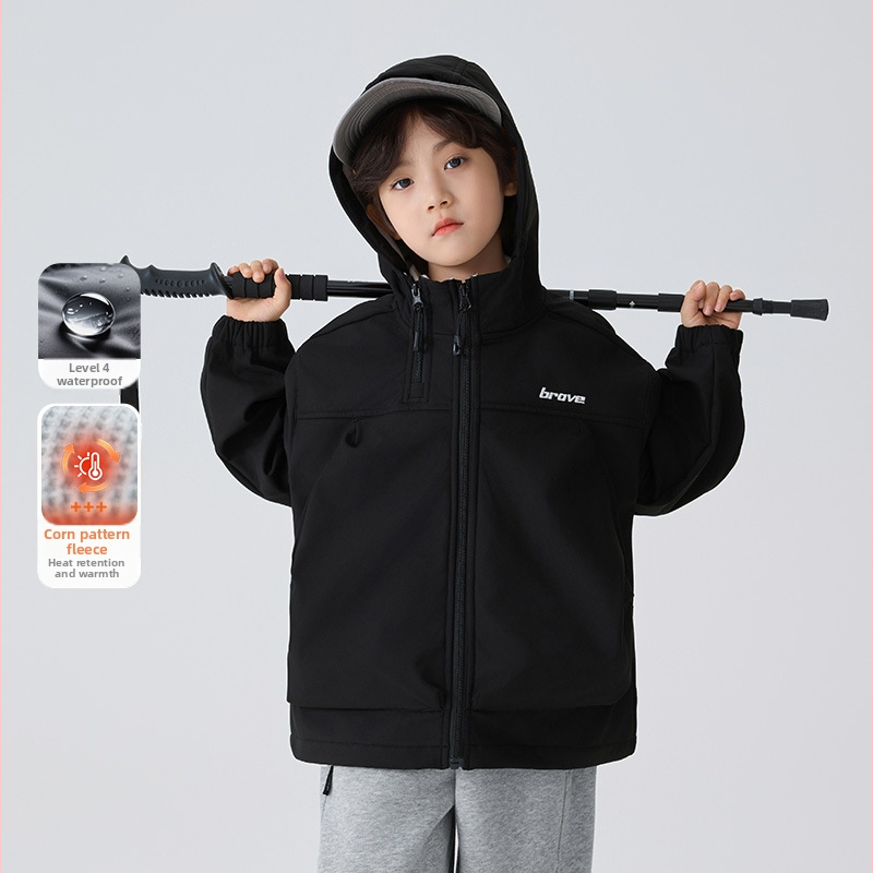 Bērnu zēnu kapucēta soft shell jaka, 100% poliesters, ūdensizturība 3000 mm, pilnīgi teipētas šuves, poliestera oderējums, vecums 7–12 gadi, rudens–ziema