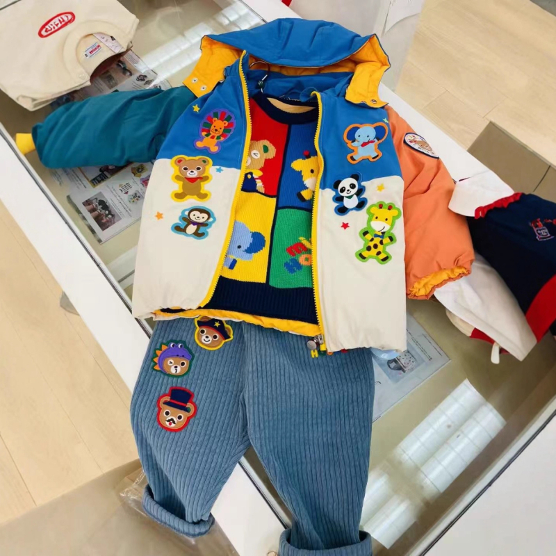 Bērnu ziemas jaka ar dzīvnieku motīvu un izšuvumu, 91–94% balta pīļu pūka, universāla, rāvējslēdzējs, noņemama kapuce, 3–8 gadi