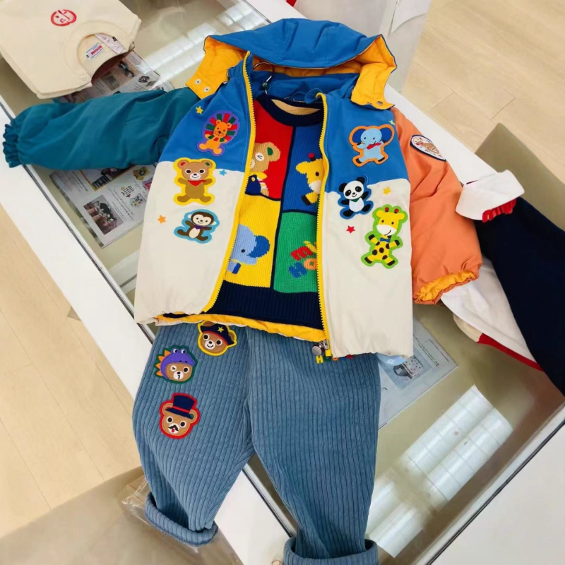 Bērnu ziemas jaka ar dzīvnieku motīvu un izšuvumu, 91–94% balta pīļu pūka, universāla, rāvējslēdzējs, noņemama kapuce, 3–8 gadi