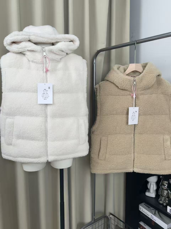 Ženska puffer vest s kapuljačom i zatvaračem, 86–90% bijelog patka perja, poliester tkanina